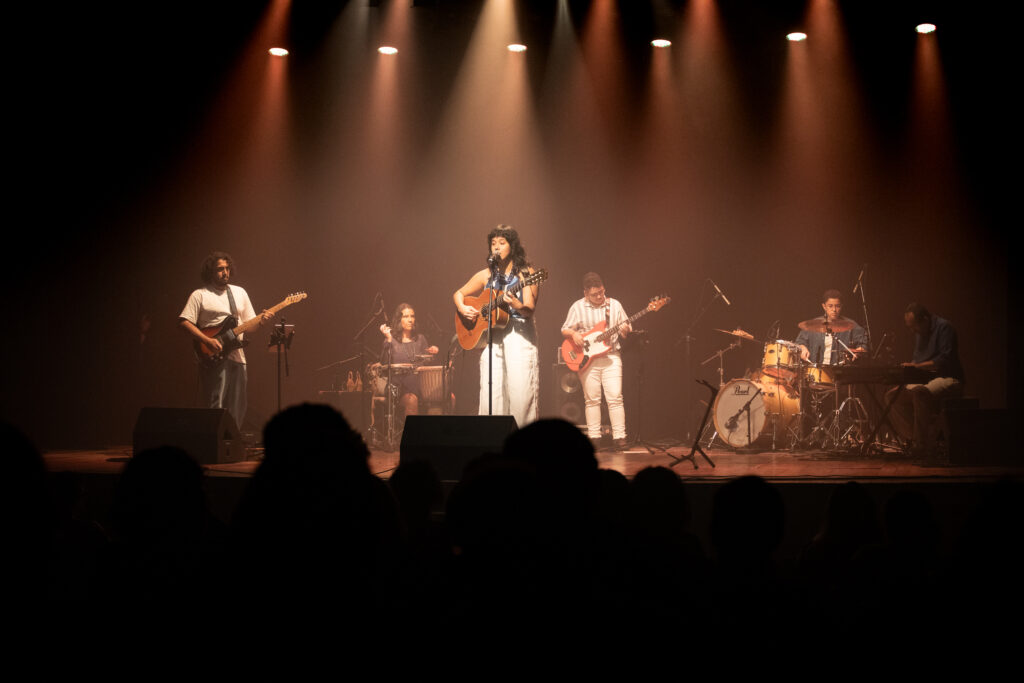 Credito Vitor Vogel - 2025-11-26 - Belliza Luar - Show Água e Mãe - 57461