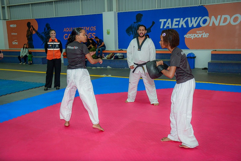 Projeto Itaboraí + Esportes inicia aulas gratuitas de Taekwondo no Centro de Lutas (3)