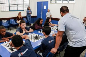 Projeto Educação e Esporte Transformando a Escola oferece aulas de xadrez para alunos da rede municipal (3)