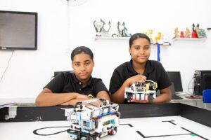 As irmãs Brenda e Sophia Correia, da equipe JB Discovery