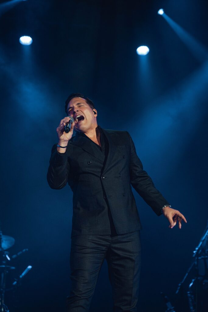 Daniel Boaventura - foto divulgação - no palco