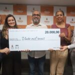 O premiado Marco Antonio com a secretária Elissa Rasma, o secretário Felipe Peixoto_ o subsecretário Vinicius Fundo e a secretária Rubia Secundino