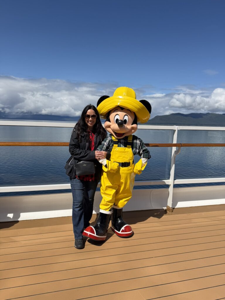 Luciana-com-o-Mickey-no-Alasca