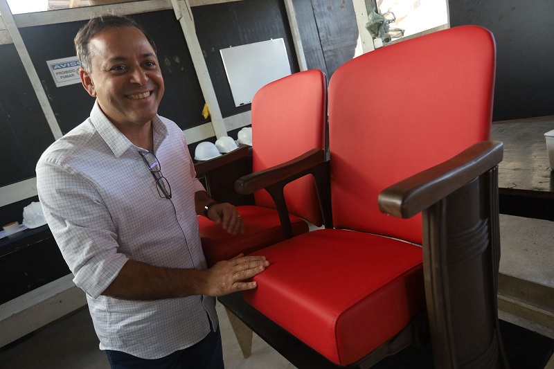 Prefeito Rodrigo Neves vistoria obras do Cinema Icaraí - Foto Lucas Benevides (3)
