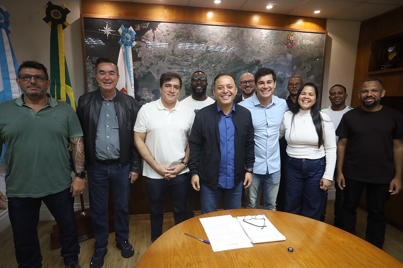 Prefeitura de Niterói dá ordem de início para obra de contenção de encosta no Fonseca - Foto Lucas Benevides (3)